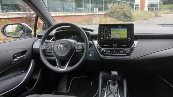 TOYOTA COROLLA TOURING SPORTS BREAK HYBRIDE Essence 122CH Dynamic Business TVA récupérable - 10/2020 – 150 659 KM – 1ère MAIN – Image 12