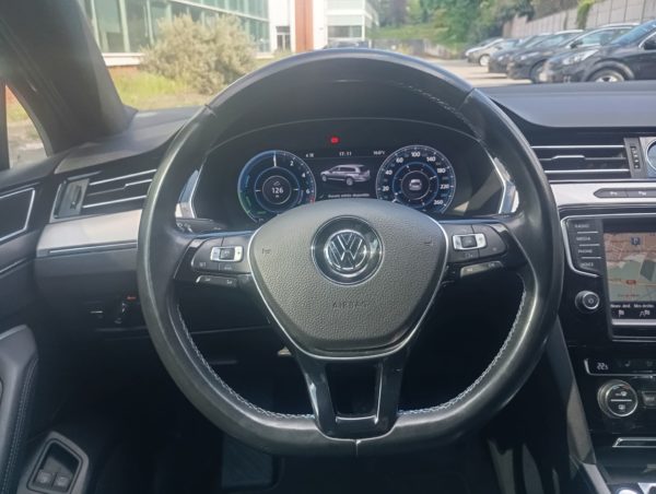 Passat 1.4 TSI 218ch GTE HYBRIDE ESSENCE RECHARGEABLE DSG6 BOITE AUTO - 11/2015 – 368 575 km – Image 12