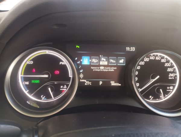 CAMRY HYBRIDE PRO  218 CV 2WD DYNAMIC BUSINESS –  TVA récupérable - 04/2021 - 380 032 KM -1 ère Main – Image 17