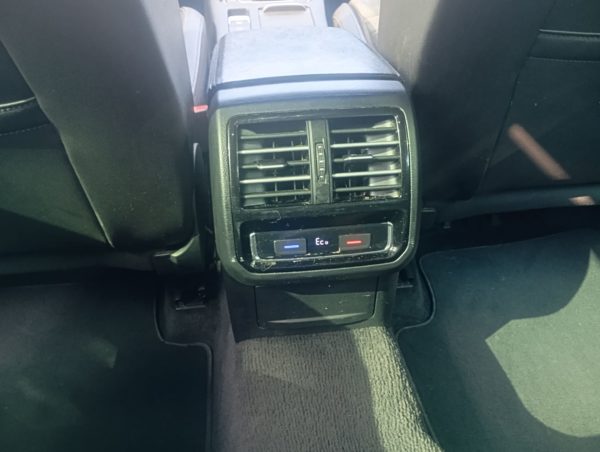 Passat 1.4 TSI 218ch GTE HYBRIDE ESSENCE RECHARGEABLE DSG6 BOITE AUTO - 11/2015 – 368 575 km – Image 21