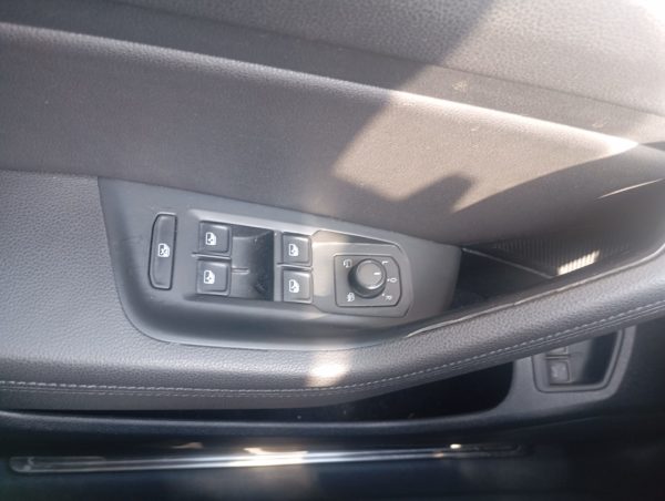 Passat 1.4 TSI 218ch GTE HYBRIDE ESSENCE RECHARGEABLE DSG6 BOITE AUTO - 11/2015 – 368 575 km – Image 23