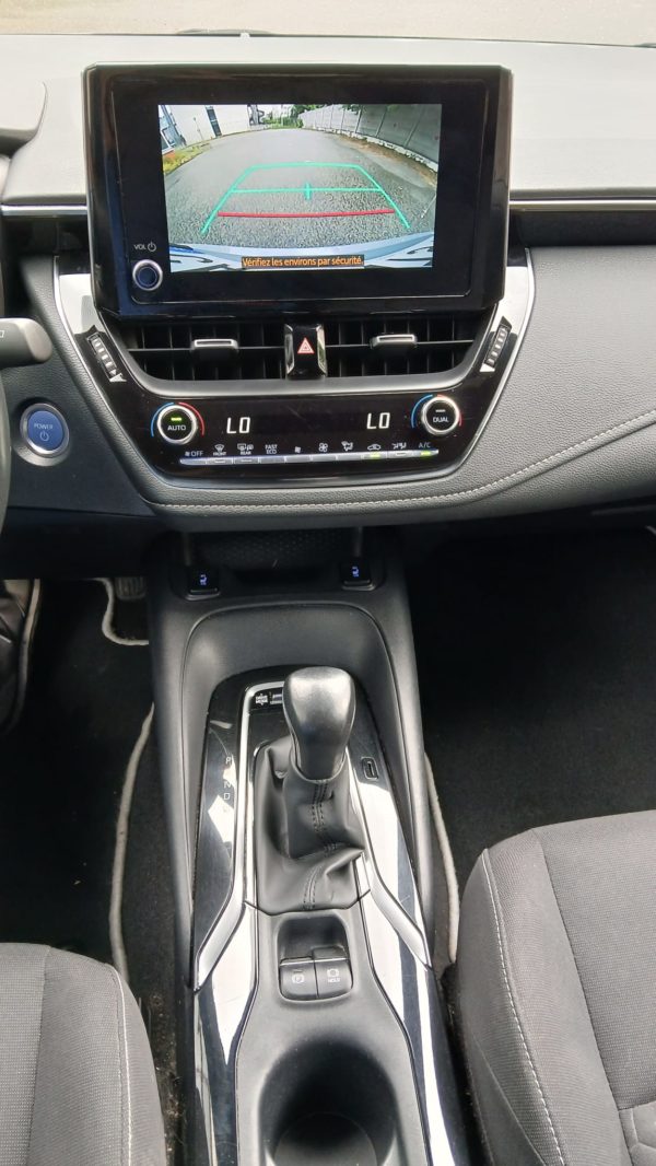 TOYOTA COROLLA TOURING SPORTS BREAK HYBRIDE Essence 122CH Dynamic Business TVA récupérable - 04/2022 – 168 604 KM – 1ère MAIN – Image 25
