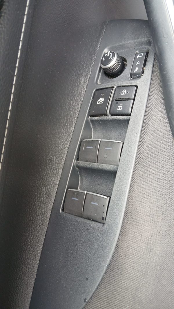 TOYOTA COROLLA TOURING SPORTS BREAK HYBRIDE Essence 122CH Dynamic Business TVA récupérable - 04/2022 – 168 604 KM – 1ère MAIN – Image 27