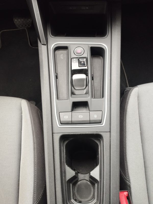 SEAT LEON Hybride Essence SPORTSTOURER Break 1.0 ETSI 110CV DSG Business  TVA récupérable - 02/2022 – 139 082 KM – Image 30