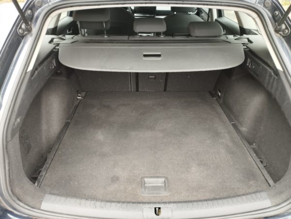 SEAT LEON Hybride Essence SPORTSTOURER Break 1.0 ETSI 110CV DSG Business  TVA récupérable - 02/2022 – 139 082 KM – Image 35