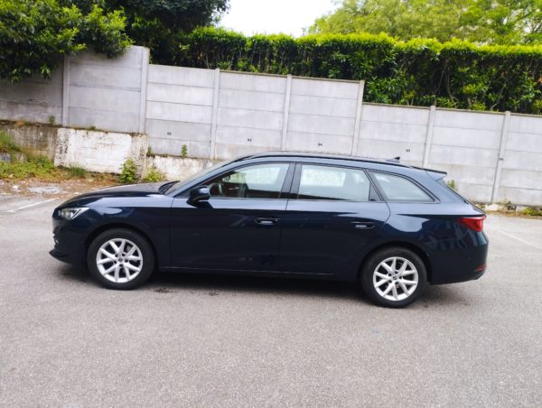 SEAT LEON Hybride Essence SPORTSTOURER Break 1.0 ETSI 110CV DSG Business  TVA récupérable - 02/2022 – 139 082 KM – Image 7