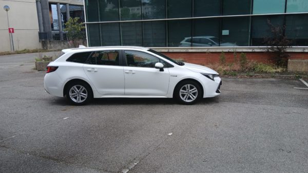 TOYOTA COROLLA TOURING SPORTS BREAK HYBRIDE Essence 122CH Dynamic Business TVA récupérable - 10/2020 – 150 659 KM – 1ère MAIN – Image 8