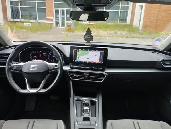 SEAT LEON Hybride Essence SPORTSTOURER Break 1.0 ETSI 110CV DSG Business  TVA récupérable - 02/2022 – 139 082 KM – Image 11