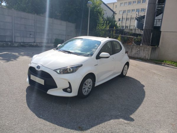 TOYOTA YARIS HYBRIDE ESSENCE 116H France Business + Stage Academy  1ére main - 02/2021 – 151 099 km - TVA récupérable – Image 2