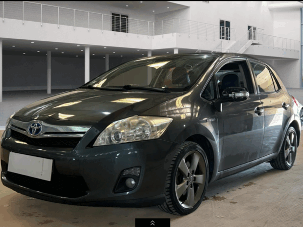 TOYOTA AURIS HYBRIDE Essence 136H LOUNGE  04/2012 – 168 694 km – 1 ère MAIN – Image 2