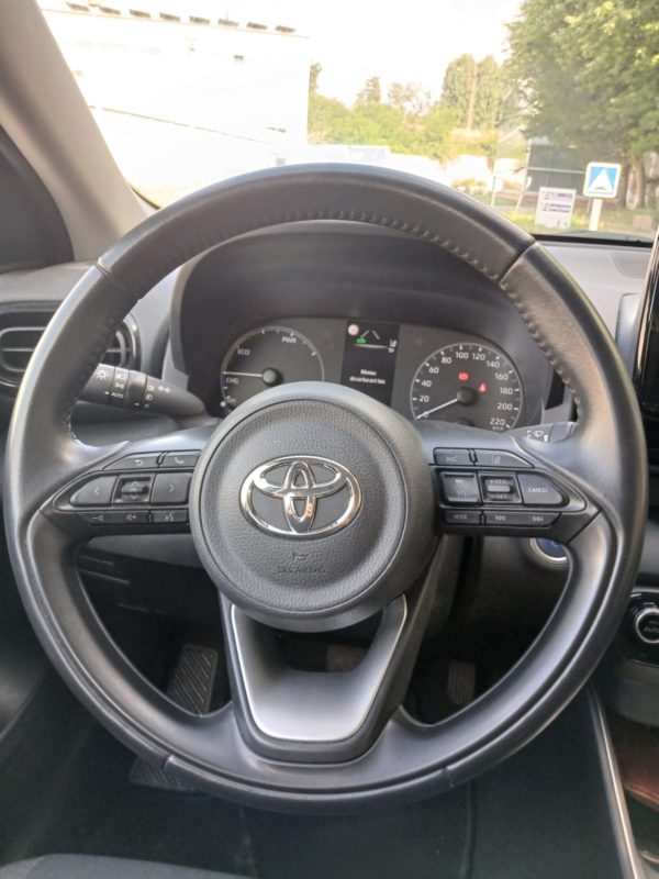 TOYOTA YARIS HYBRIDE ESSENCE 116H France Business + Stage Academy  1ére main - 02/2021 – 151 099 km - TVA récupérable – Image 12