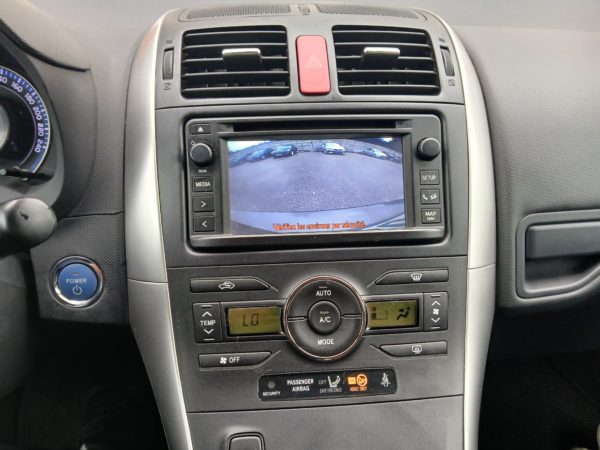 TOYOTA AURIS HYBRIDE Essence 136H LOUNGE – Boite Auto - 04/2012 – 169 427 km – Image 21