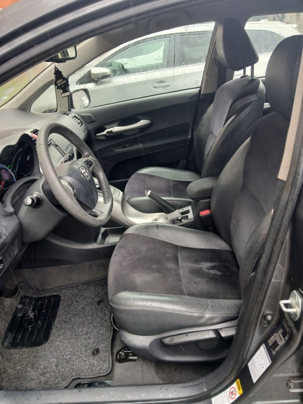 TOYOTA AURIS HYBRIDE Essence 136H LOUNGE – Boite Auto - 04/2012 – 169 427 km – Image 23