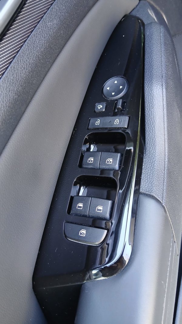 KIA SPORTAGE 230 CH Hybride Essence 1.6 T-GDI ISG Boite Auto BVA6 Design - 1ére main - TVA récupérable – 09/2022 – 174 080 km – Image 26
