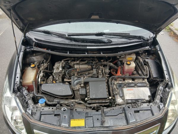 TOYOTA AURIS HYBRIDE Essence 136H LOUNGE – Boite Auto - 04/2012 – 169 427 km – Image 29