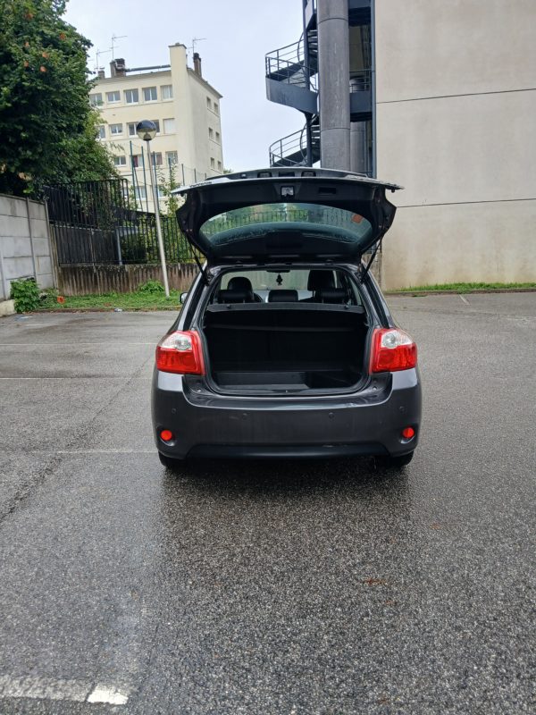 TOYOTA AURIS HYBRIDE Essence 136H LOUNGE – Boite Auto - 04/2012 – 169 427 km – Image 30