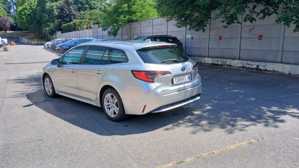COROLLA TOURING SPORTS PRO BREAK HYBRIDE Essence 122CH Dynamic Business avec Support Lombaire – 02/2021 – 166 183 km - TVA récupérable – 1ere main – Image 4