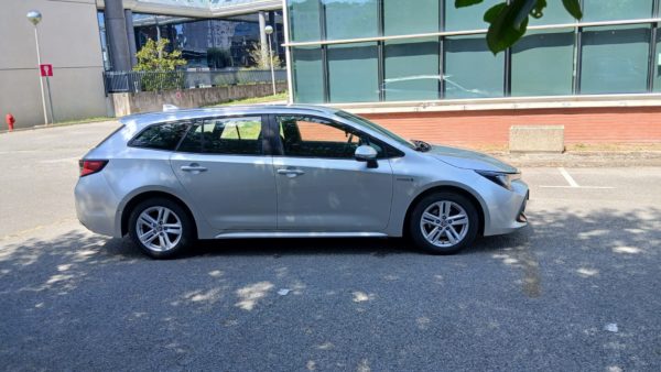 COROLLA TOURING SPORTS PRO BREAK HYBRIDE Essence 122CH Dynamic Business avec Support Lombaire – 02/2021 – 166 183 km - TVA récupérable – 1ere main – Image 7