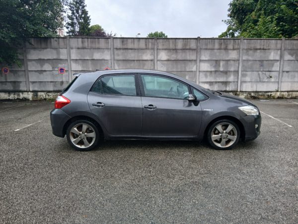 TOYOTA AURIS HYBRIDE Essence 136H LOUNGE – Boite Auto - 04/2012 – 169 427 km – Image 9