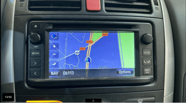 TOYOTA AURIS HYBRIDE Essence 136H LOUNGE  04/2012 – 168 694 km – 1 ère MAIN – Image 8