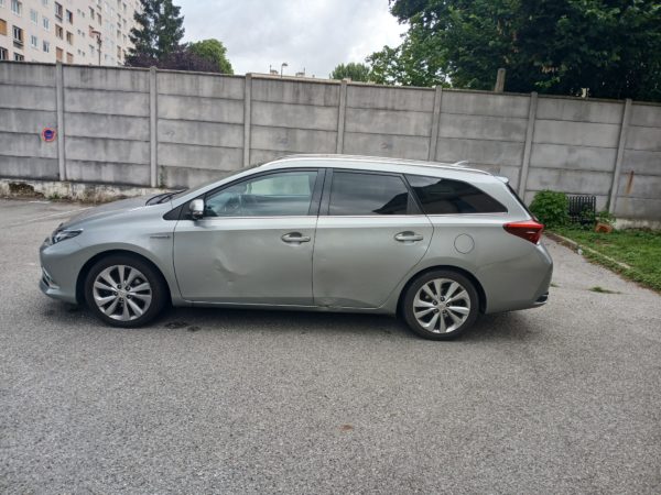 AURIS TOURING SPORTS Hybride Essence 136H EXECUTIVE  02/2016– 123 774 km – 1 ère MAIN – Image 10