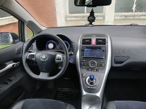 TOYOTA AURIS HYBRIDE Essence 136H LOUNGE – Boite Auto - 04/2012 – 169 427 km – Image 12