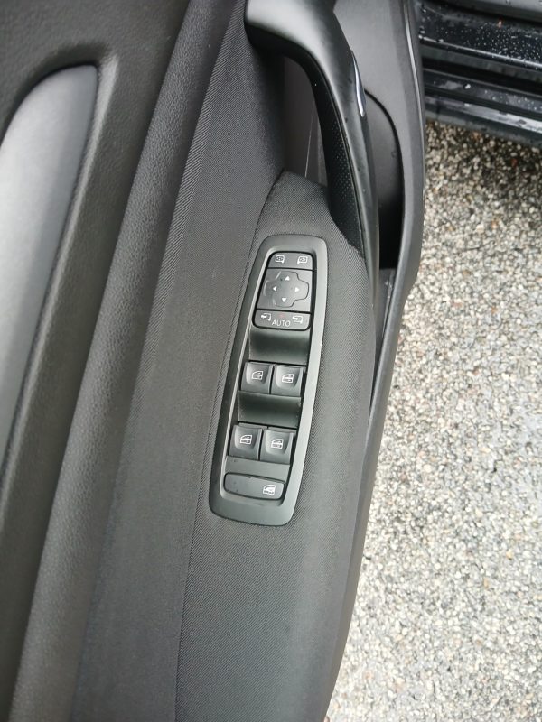 RENAULT MEGANE HYBRIDE Essence IV ESTATE E-TECH PLUG-IN  160 – 21N BUSINESS  06/2021 – 122 284 km – Image 33