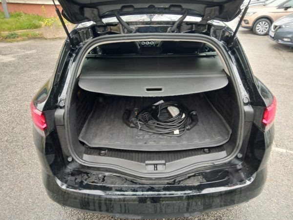 RENAULT MEGANE HYBRIDE Essence IV ESTATE E-TECH PLUG-IN  160 – 21N BUSINESS  06/2021 – 122 284 km – Image 38