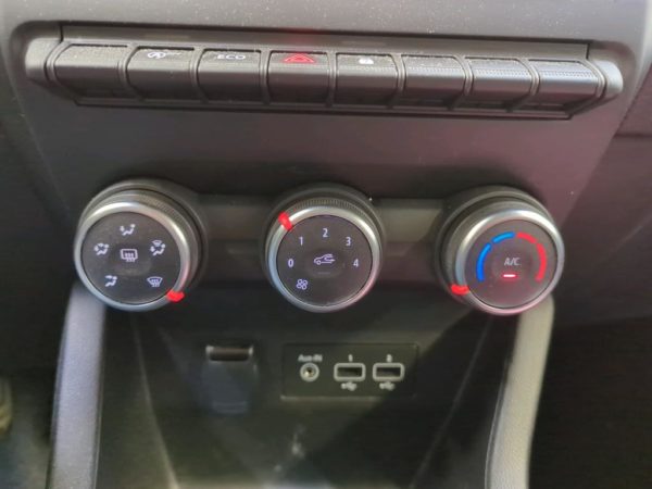 RENAULT CLIO ESSENCE 1.0 TCE 67 CV GPF Equilibre  02/2023 – 37 132 km – 1ère main – Possibilité d’exportation – Image 11