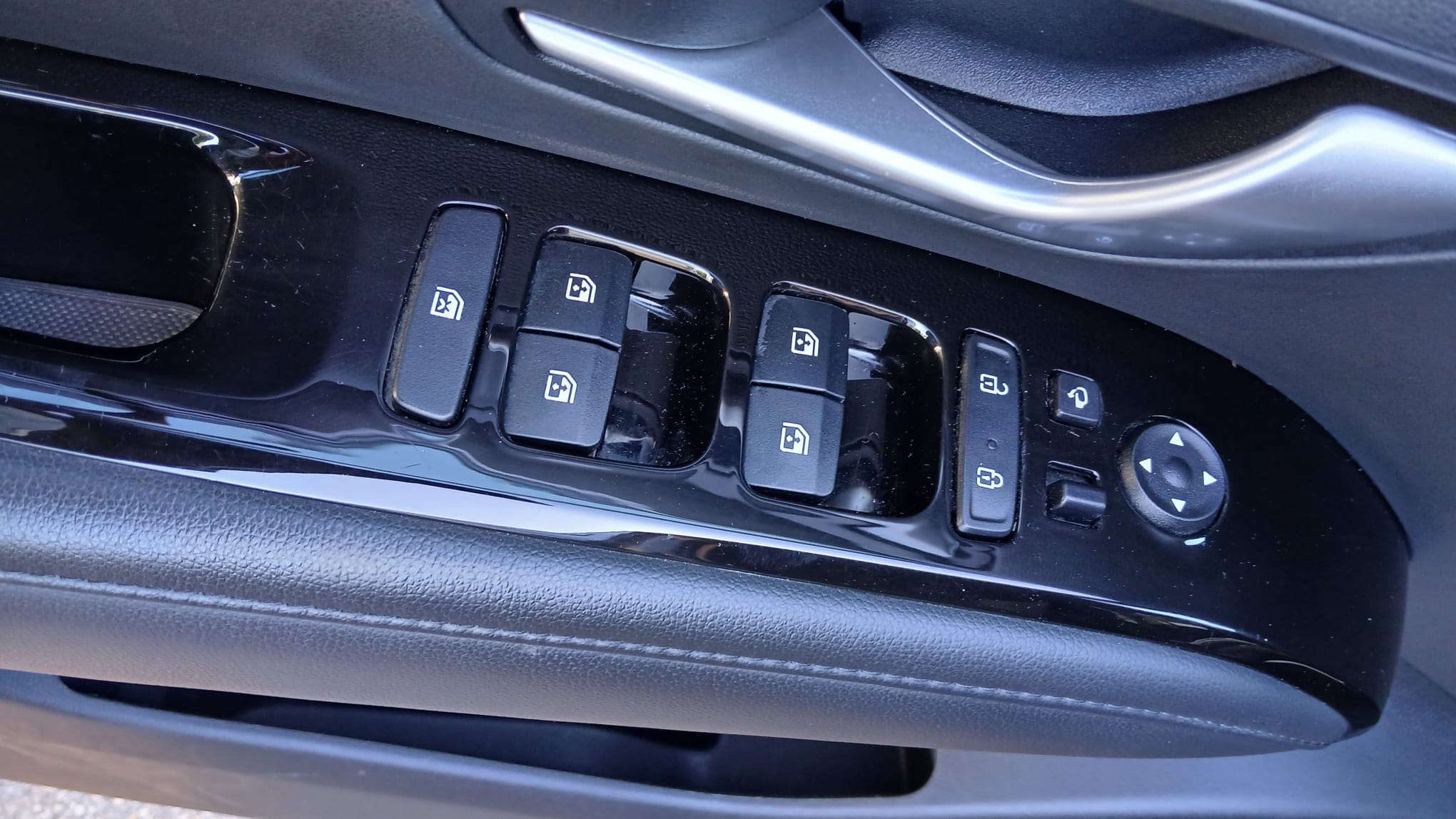 TUCSON HYBRIDE Essence 1.6 T-GDI 230 CV BOITE AUTO finition CRÉATIVE 01/2023 - 131 979 km - TVA récupérable - 1ère main – Image 26