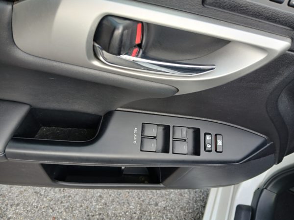 LEXUS Ct 200H HYBRIDE Essence 136CV SENSATION  09/2012 -109 889 km - 1 ère MAIN – VO 201 – Image 30