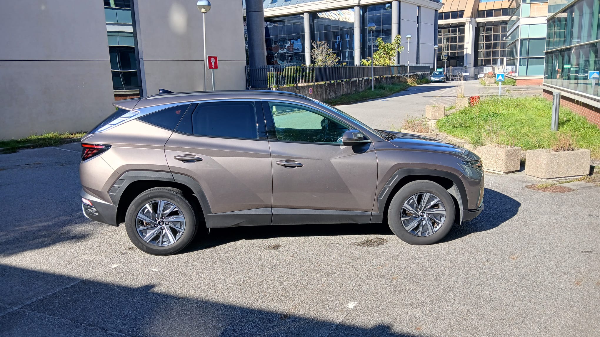 TUCSON HYBRIDE Essence 1.6 T-GDI 230 CV BOITE AUTO finition CRÉATIVE 01/2023 - 131 979 km - TVA récupérable - 1ère main – Image 8