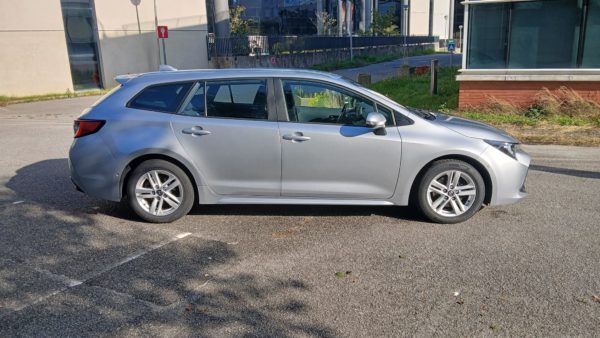 COROLLA TOURING SPORTS BREAK HYBRIDE Essence 184CH Dynamic Business  03/2022 – 171 703 km – TVA récupérable - 1ère main – VO 194 – Image 8