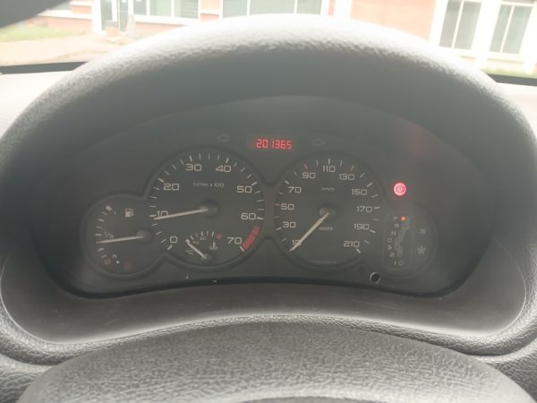 PEUGEOT 206 Essence Boite-Auto 1.4I XR Présence A  05/2000 - 201 365 km - VO 170 – Image 14