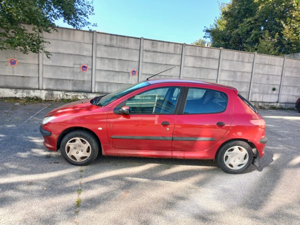 PEUGEOT 206 Essence Boite-Auto 1.4I XR Présence A  05/2000 - 201 365 km - VO 170 – Image 7