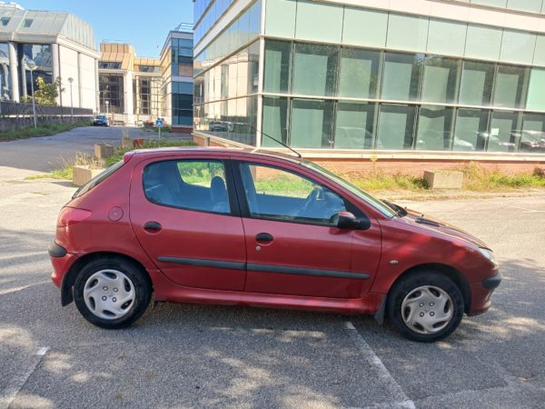 PEUGEOT 206 Essence Boite-Auto 1.4I XR Présence A  05/2000 - 201 365 km - VO 170 – Image 8