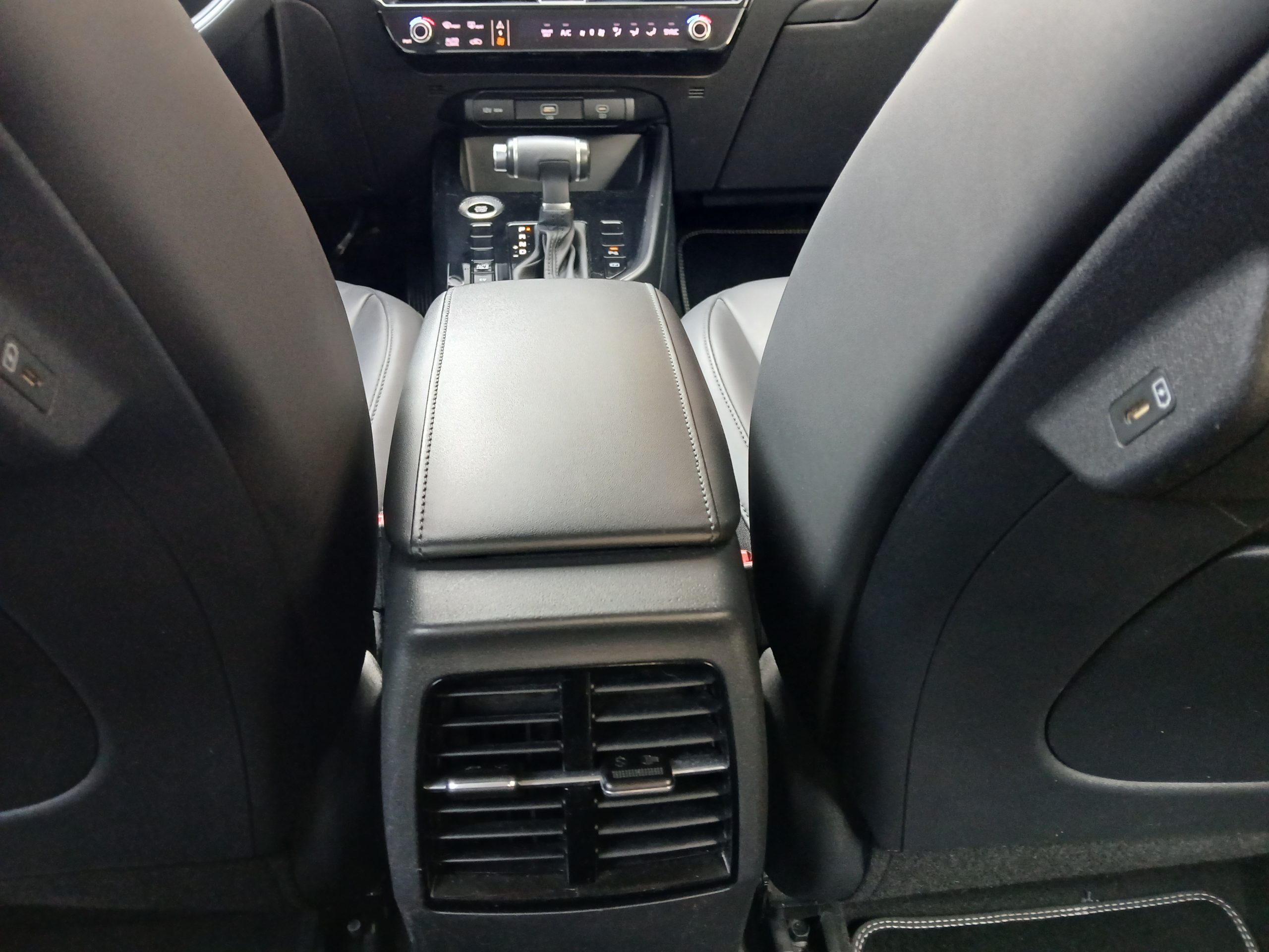 NIRO Hybride Rechargeable 1.6 GDI 183 CH BOITE AUTO PHEV DCT6 ACTIVE 02/2023 – 104 671 km - TVA récupérable – 1ère main – VO 250 – Image 25