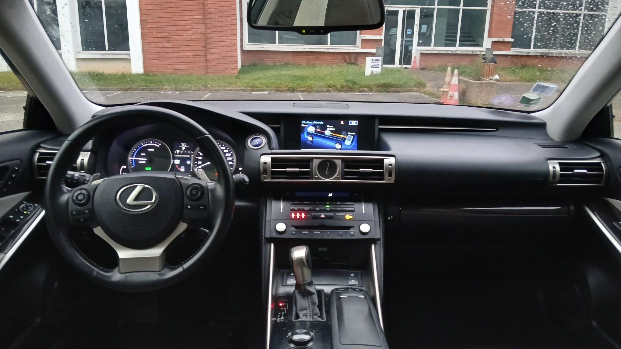 LEXUS IS 300H HYBRIDE Essence EXECUTIVE Boite Automatique - 05/2013 – 162 251 KM - 1ére main - VO 226 – Image 10