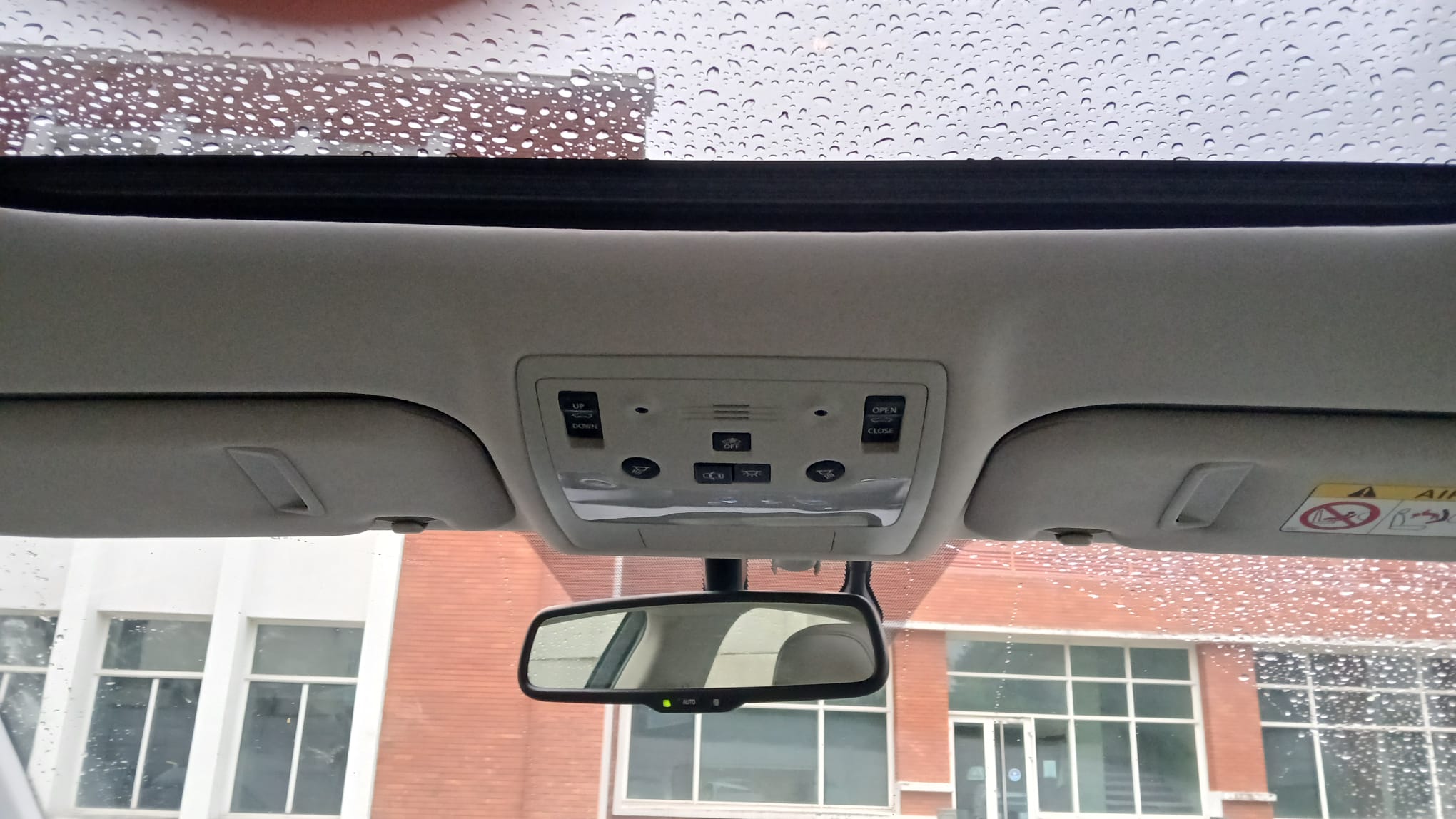 LEXUS IS 300H HYBRIDE Essence EXECUTIVE Boite Automatique - 05/2013 – 162 251 KM - 1ére main - VO 226 – Image 22