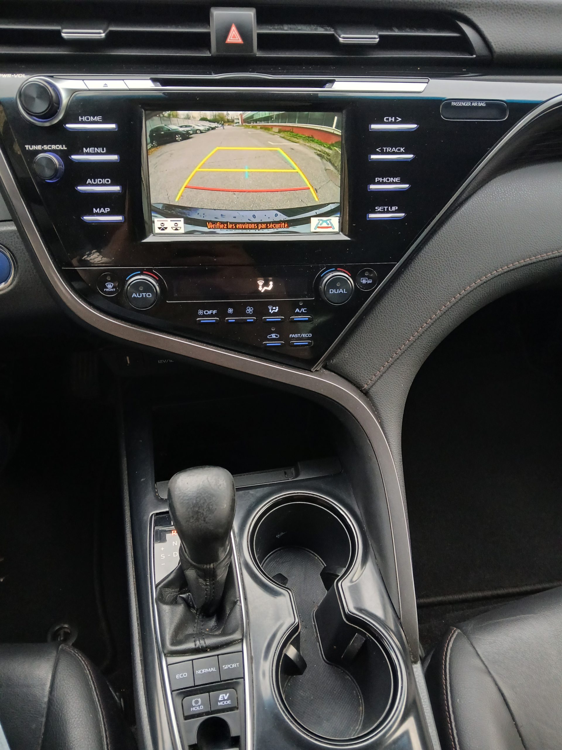 CAMRY HYBRIDE PRO 218 CH 2WD LOUNGE BOITE AUTO - 09/2019 – 389 963 km - VO 243 – Image 22