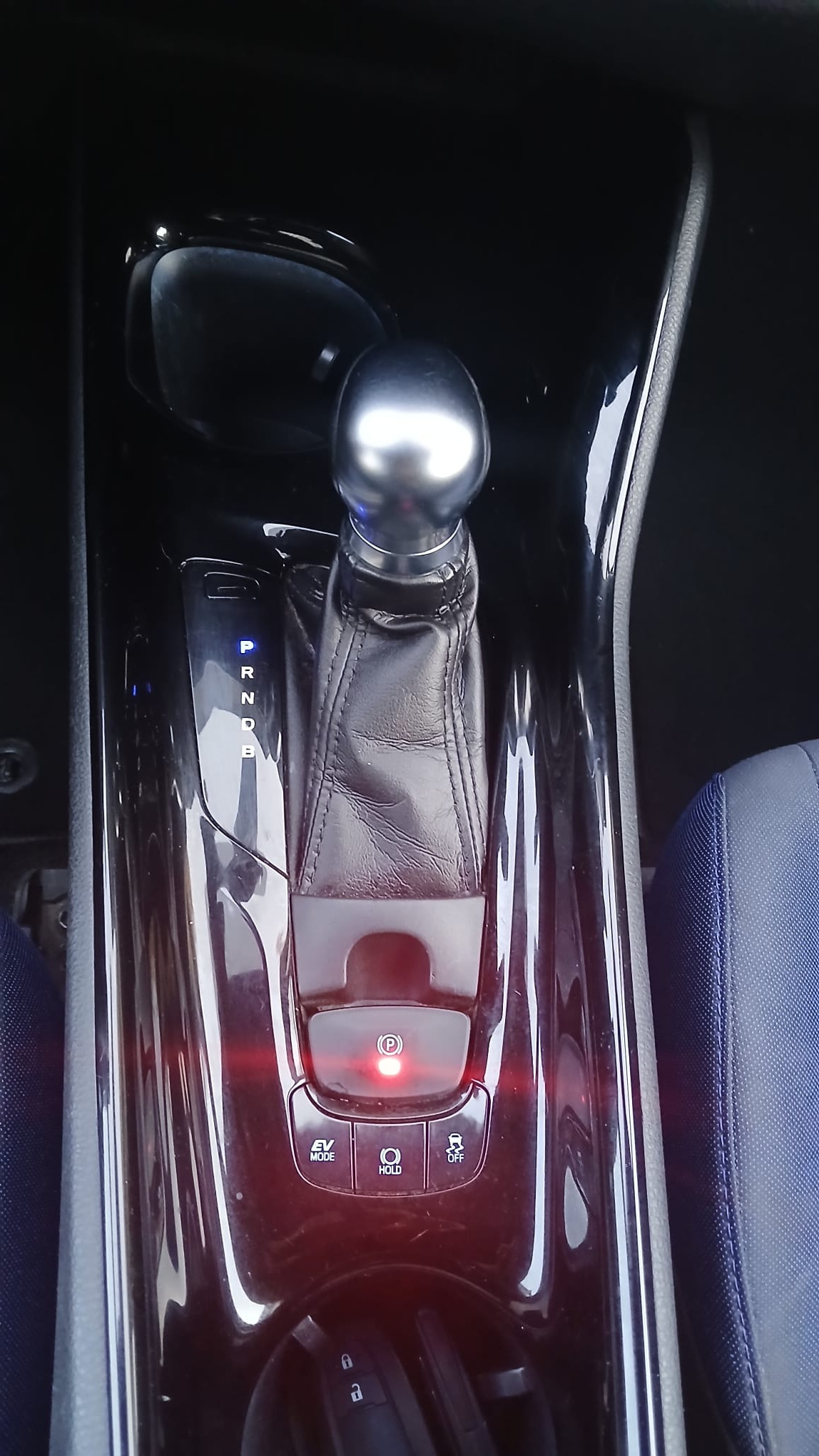 Toyota C-HR HYBRIDE 122 CH DYNAMIC Boite Auto -06/2018 – 248 706 km – Image 22