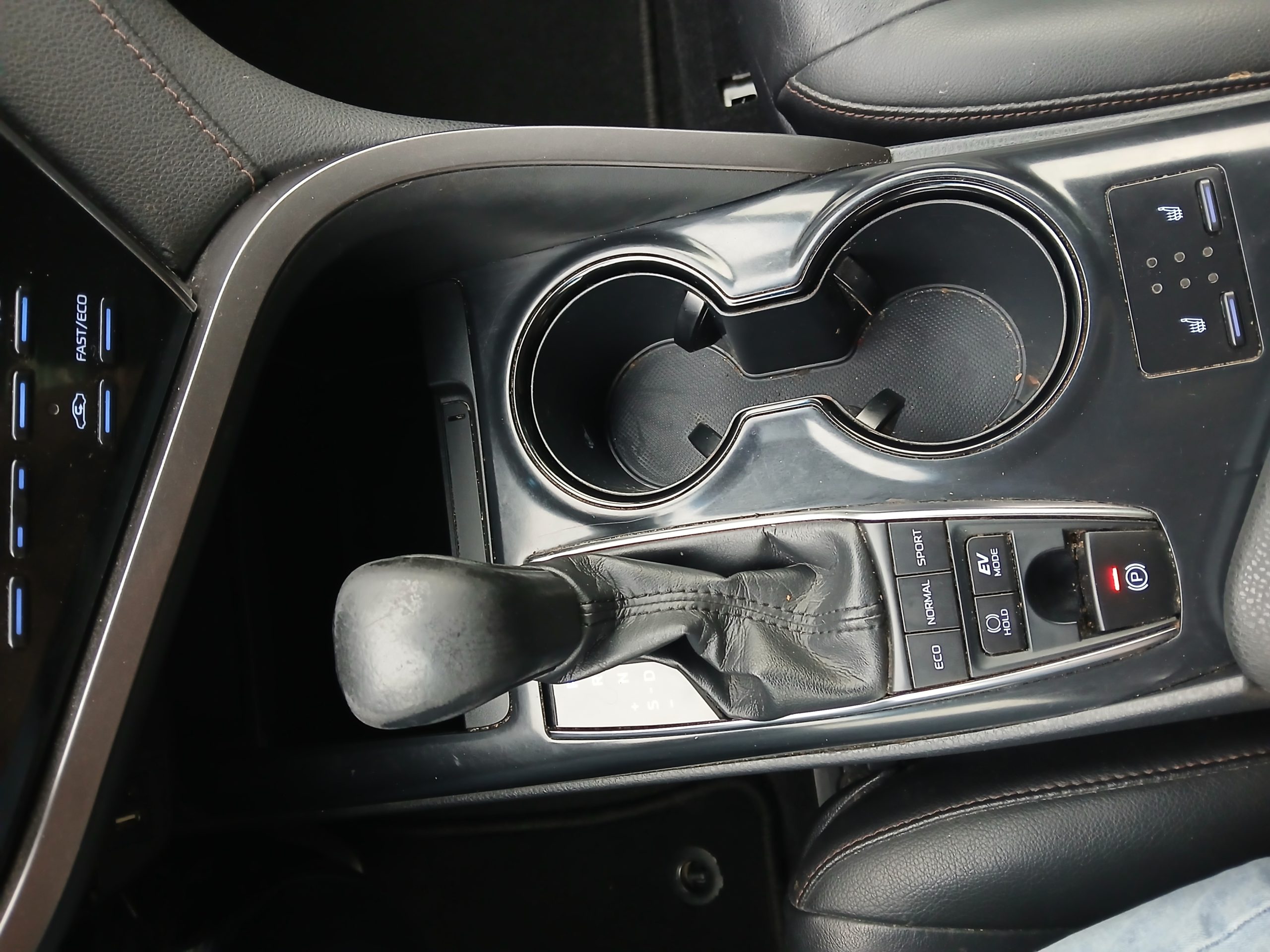 CAMRY HYBRIDE PRO 218 CH 2WD LOUNGE BOITE AUTO - 09/2019 – 389 963 km - VO 243 – Image 25