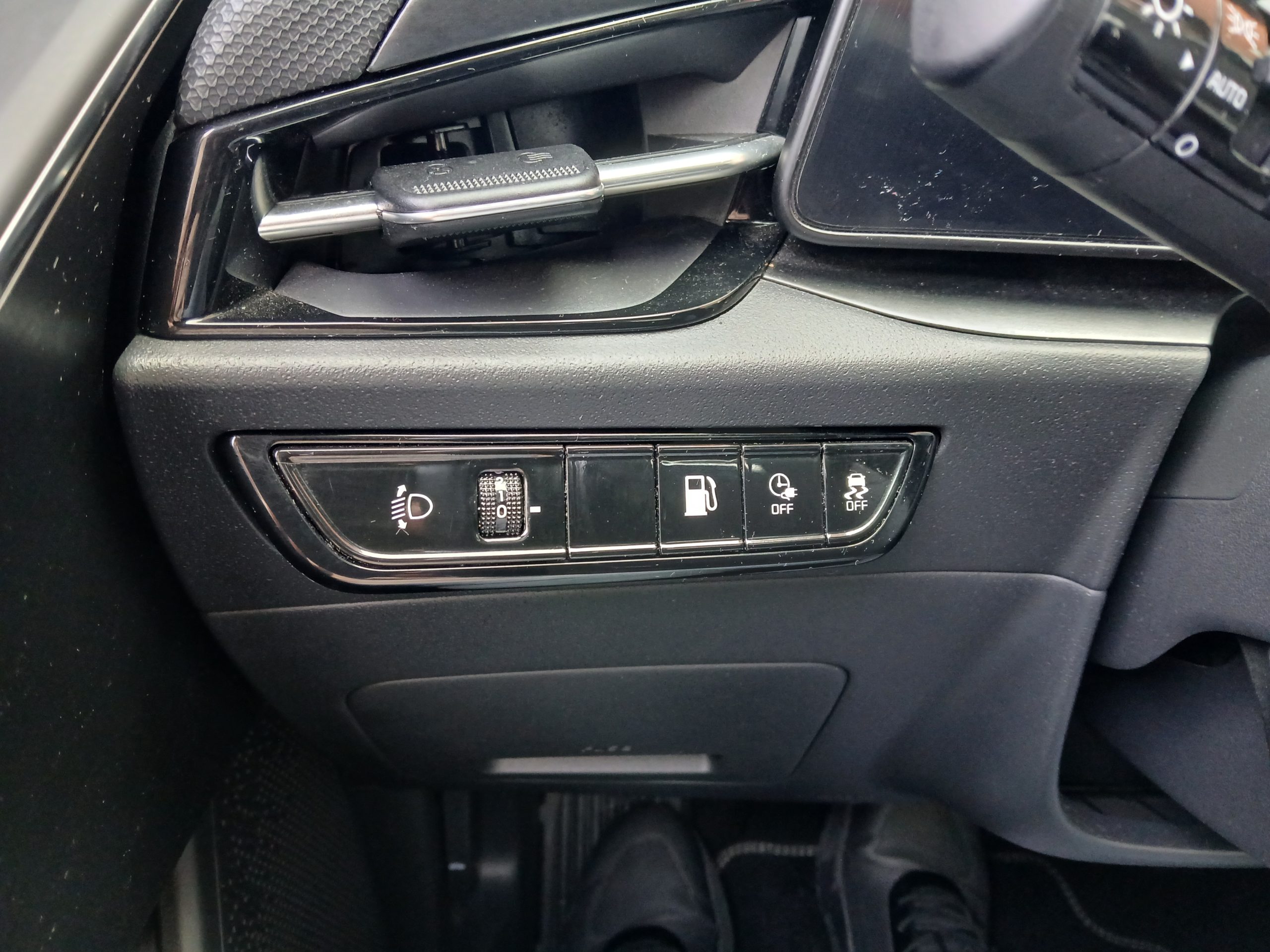 NIRO Hybride Rechargeable 1.6 GDI 183 CH BOITE AUTO PHEV DCT6 ACTIVE 02/2023 – 104 671 km - TVA récupérable – 1ère main – VO 250 – Image 27