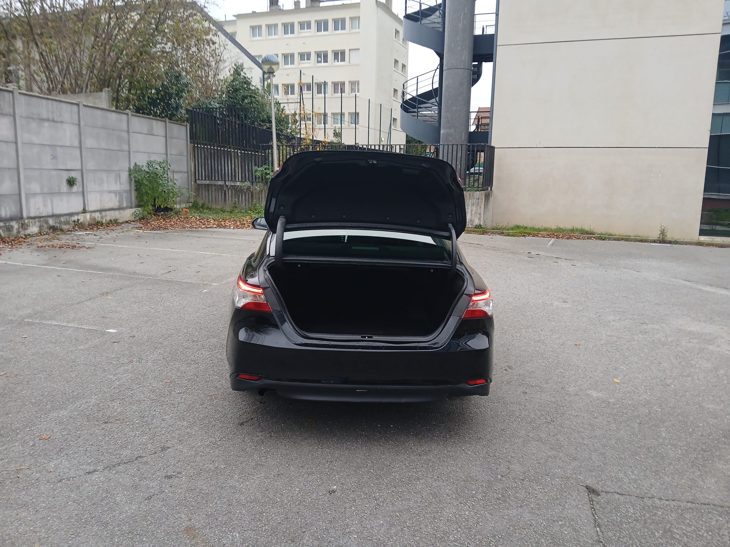 CAMRY HYBRIDE PRO 218 CH 2WD LOUNGE BOITE AUTO - 09/2019 – 389 963 km - VO 243 – Image 28