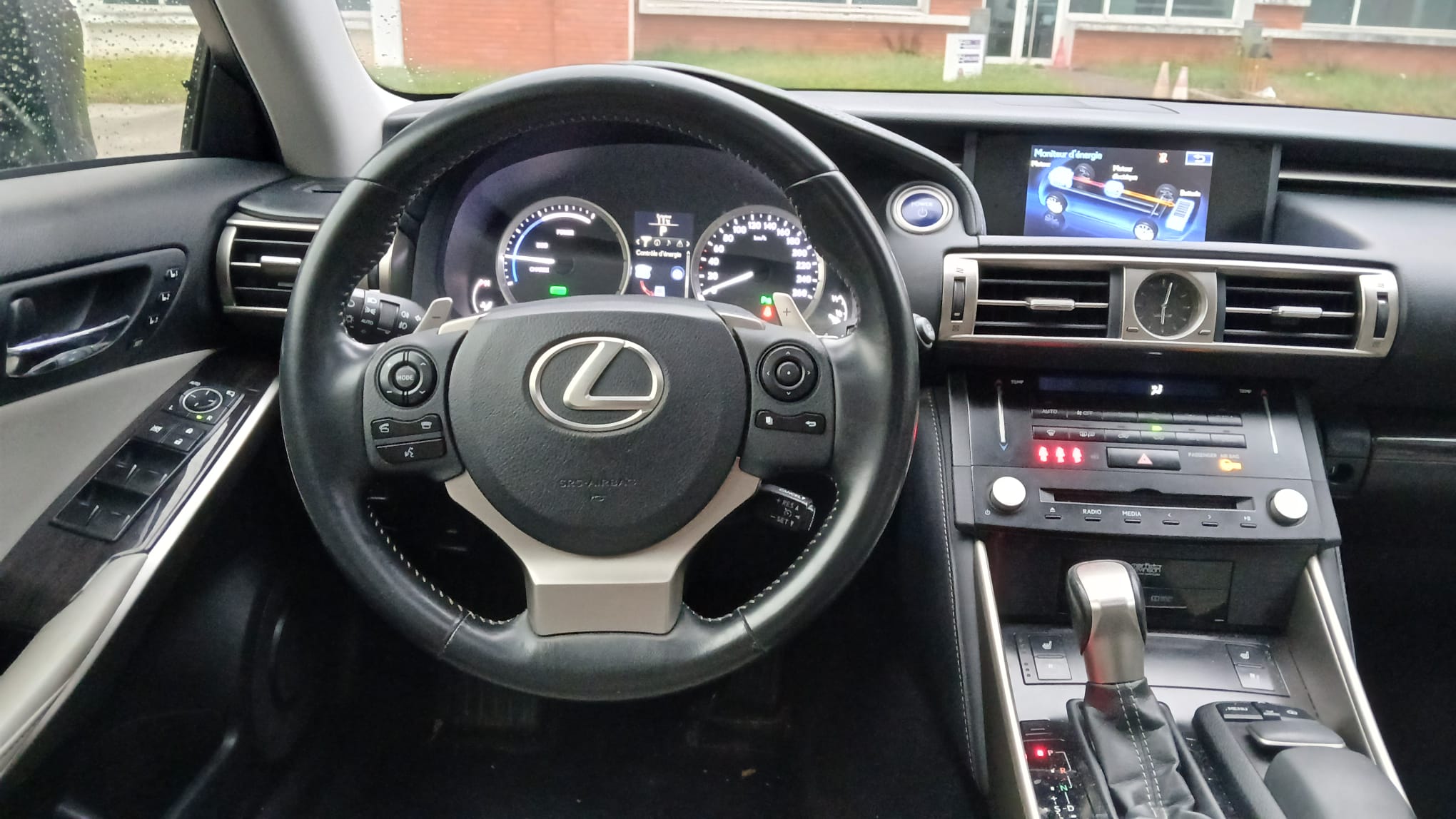 LEXUS IS 300H HYBRIDE Essence EXECUTIVE Boite Automatique - 05/2013 – 162 251 KM - 1ére main - VO 226 – Image 11