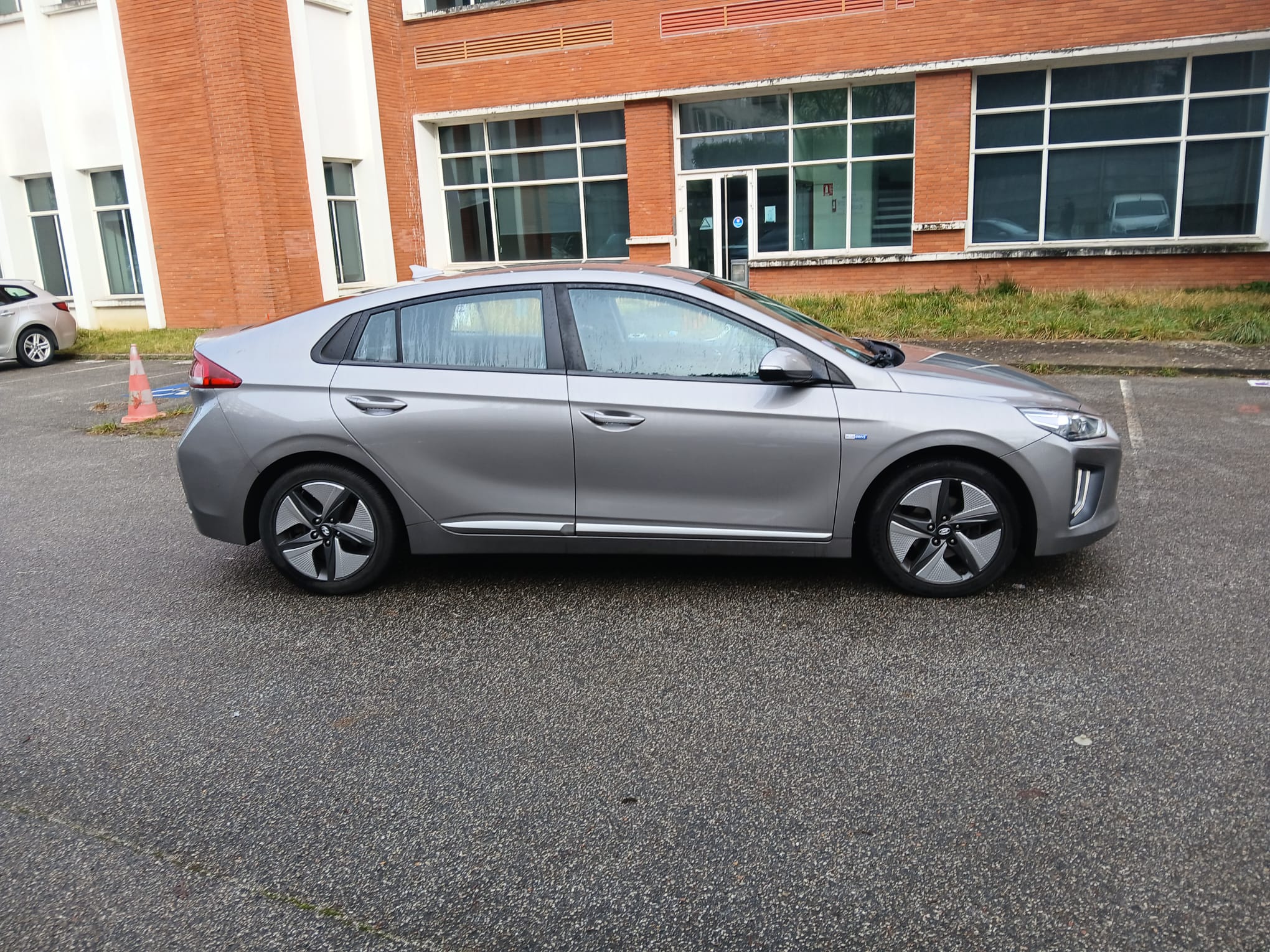 IONIQ Hybride Essence 1.6 GDI 141CH 1.6 BUSINESS 01/2021 – 152 150 km - TVA Récupérable - 1ére main – VO 306 – Image 7