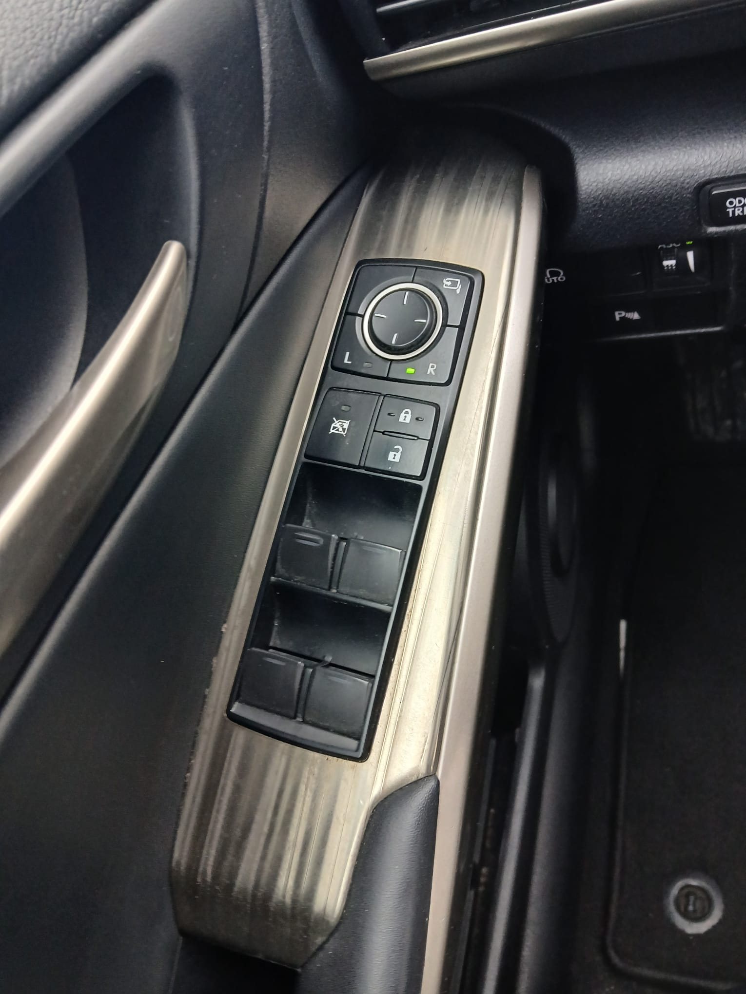 Lexus IS 300H VO 301 - Photo 12