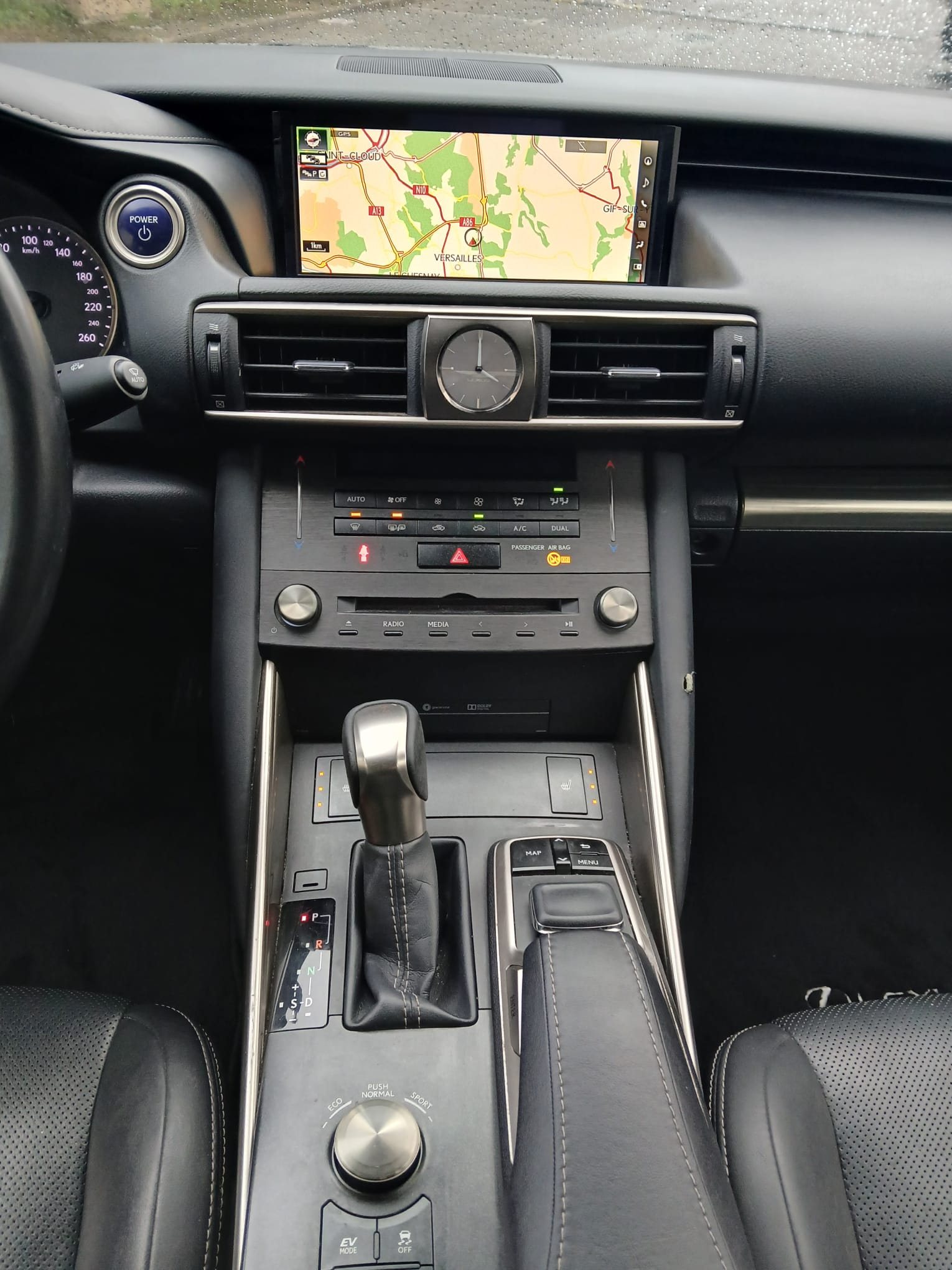 Lexus IS 300H VO 301 - Photo 16