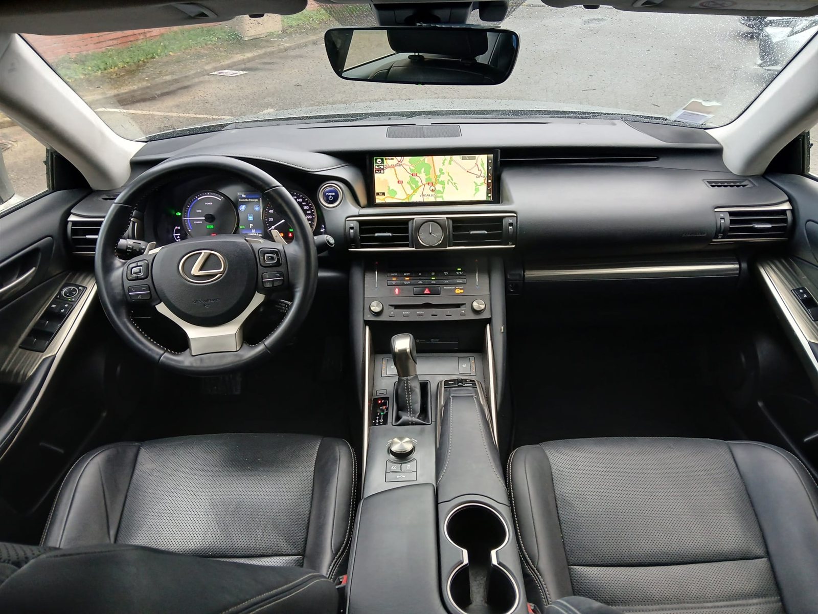 Lexus IS 300H VO 301 - Photo 17