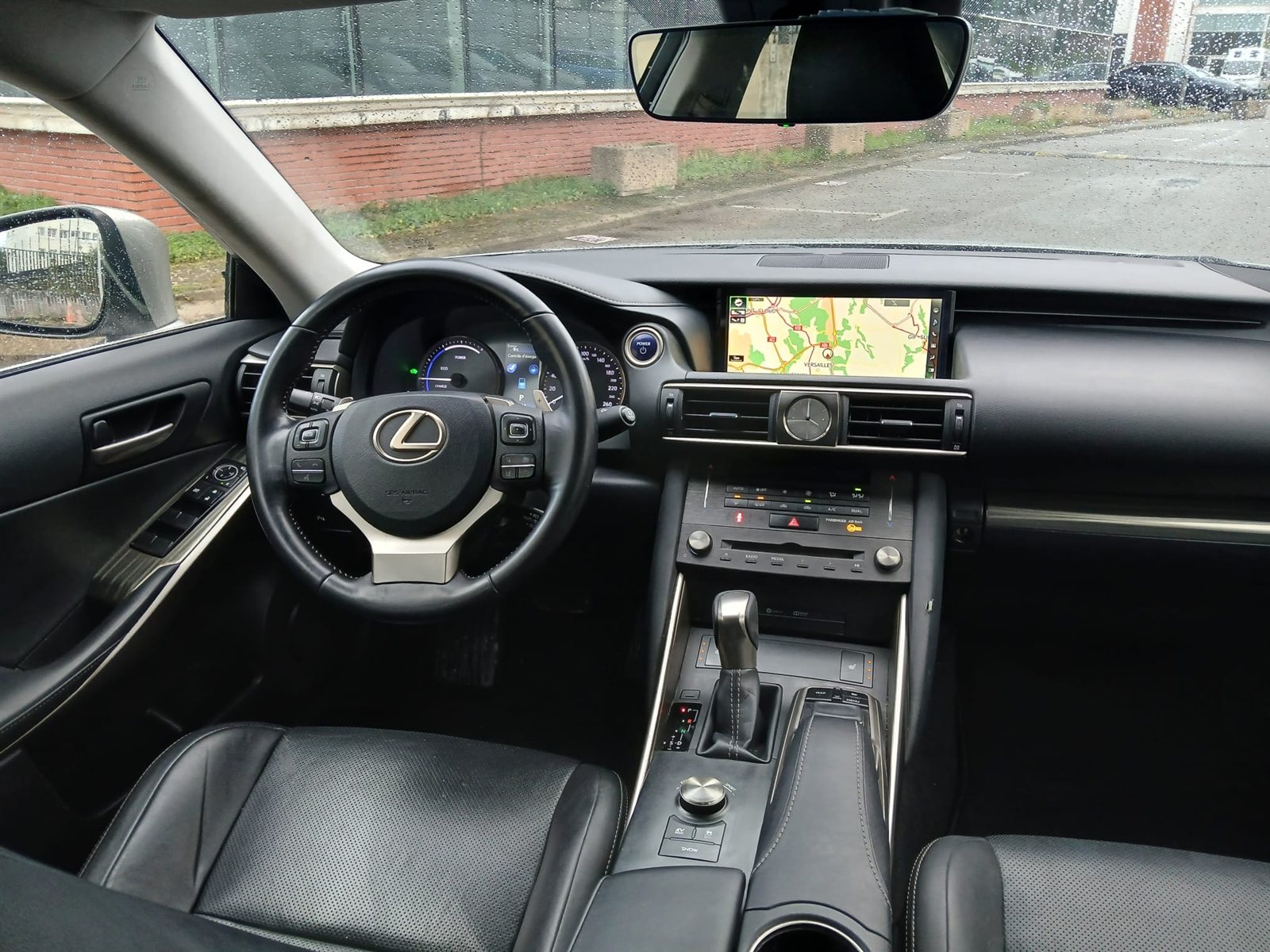 Lexus IS 300H VO 301 - Photo 18